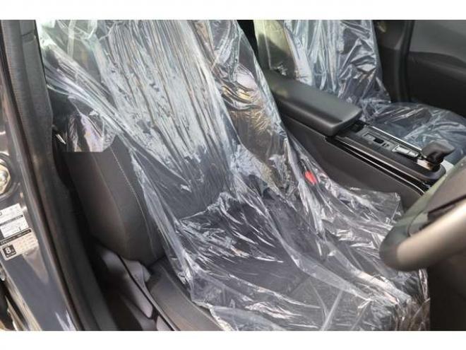 プリウス2.0 G E-Four 4WD　検R9/7　クルコン　バックカメラ　ブラインドスポットモニター　シートヒーター　Pソナーセンサー 2000