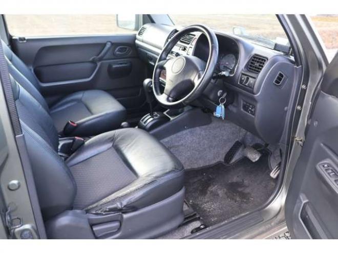 ジムニーランドベンチャー 4WD　リビルトタービン　シートヒーター　ハーフレザー 660