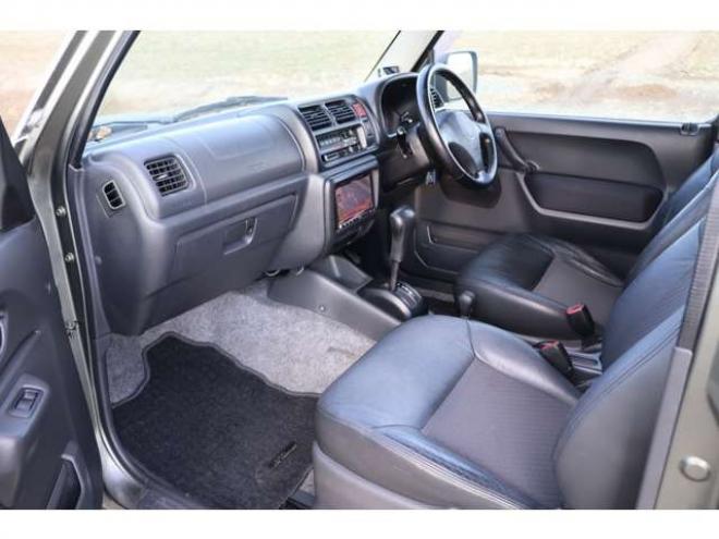 ジムニーランドベンチャー 4WD　リビルトタービン　シートヒーター　ハーフレザー 660