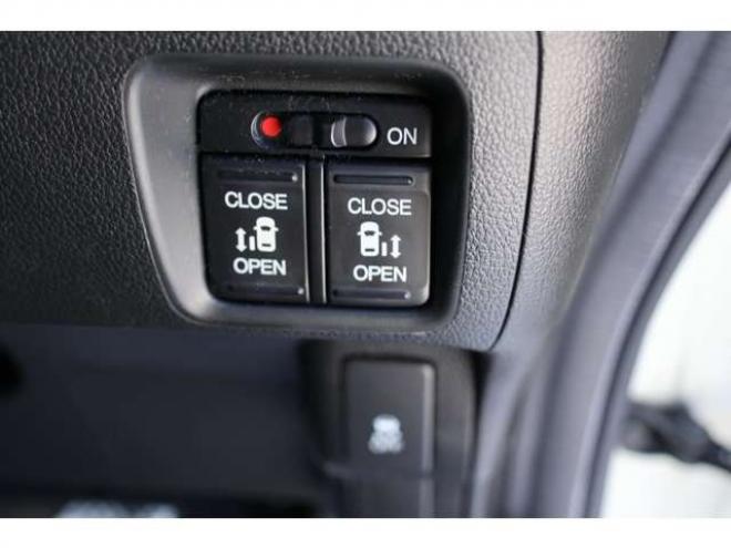 N-BOXカスタムG Lパッケージ 4WD　検R9/5　両側電動スライドドア　　自社　ローンカノウ 660