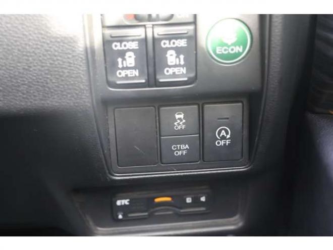 オデッセイ2.4 アブソルート 4WD　検R8/10　両側電動スライドドア　バックモニター 2400