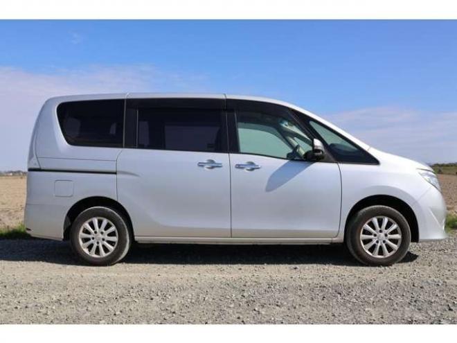 セレナ2.0 20S 4WD　検2年　自社　ローンカノウ 2000