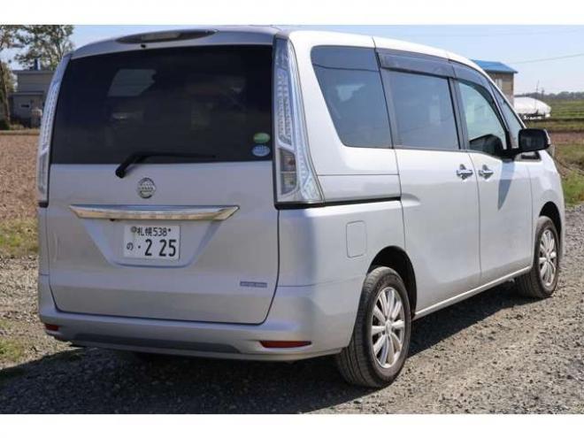 セレナ2.0 20S 4WD　検2年　自社　ローンカノウ 2000