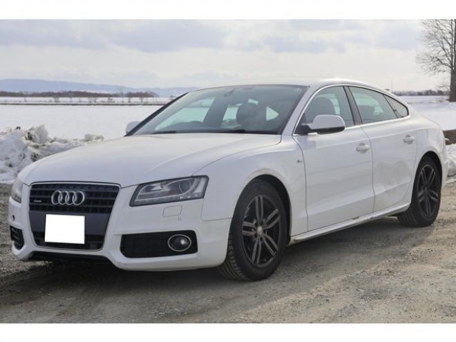 アウディA5スポーツバック 2.0 TFSI クワトロ 4WD　検R9/1　バックカメラ　自社　ローンカノウ 正規輸入車 2000