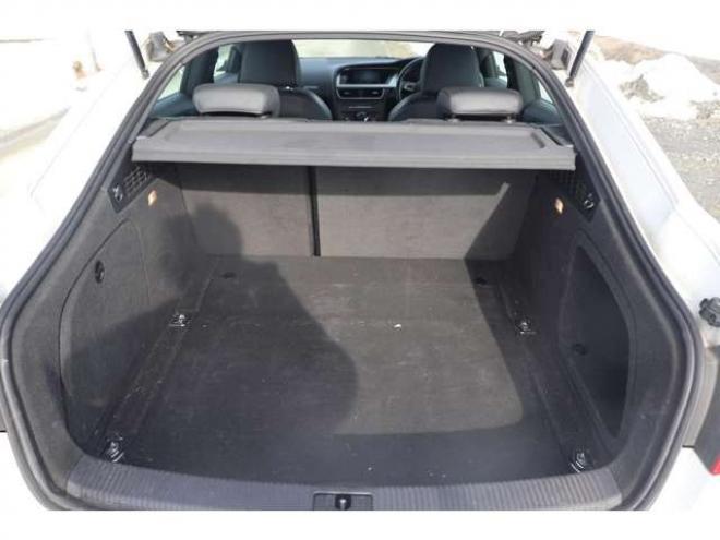 アウディA5スポーツバック 2.0 TFSI クワトロ 4WD　検R9/1　バックカメラ　自社　ローンカノウ 正規輸入車 2000