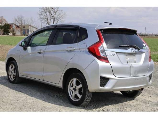 フィット1.5 ハイブリッド Fパッケージ 4WD　検2年　自社　ローンカノウ 1500