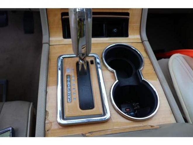 リンカーンナビゲーター 5.4 4WD　検1年　左ハンドル　革シート　スタッドレス 5400