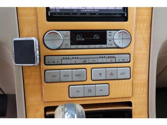 リンカーンナビゲーター 5.4 4WD　検1年　左ハンドル　革シート　スタッドレス 5400