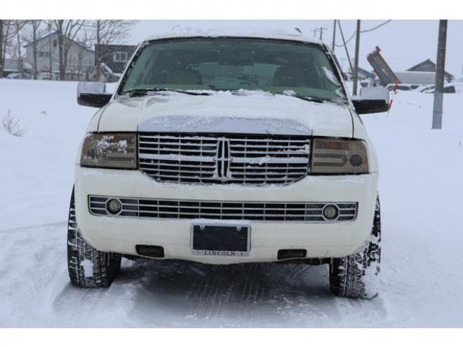 リンカーンナビゲーター 5.4 4WD　検1年　左ハンドル　革シート　スタッドレス 5400