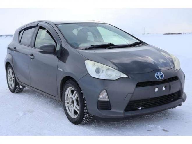 アクア1.5 S　検2年　スタッドレスタイヤ　自社　ローンカノウ 2WD 1500