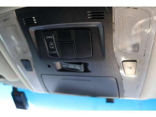 ヴェルファイア2.5 Z 4WD　検2年　社外ナビ 2500