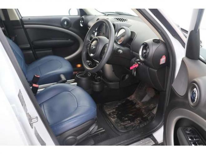 ミニクロスオーバー クーパー D　検二年　社外ナビ　バックモニター　TV　ETC 正規輸入車 2WD 2000