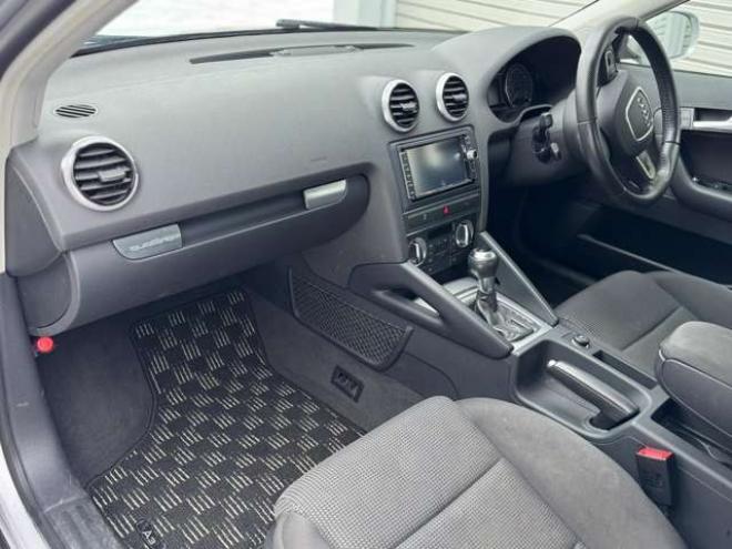 アウディA3スポーツバック 2.0 TFSI クワトロ 4WD　ナビ　TV　Bカメラ　Bluetooth 正規輸入車 2000