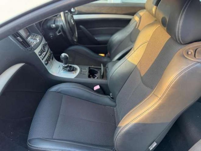 スカイラインクーペ3.7 370GT タイプS　夏冬タイヤ 2WD 3700