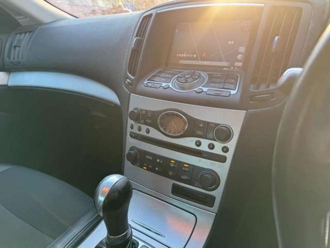 スカイラインクーペ3.7 370GT タイプS　夏冬タイヤ 2WD 3700