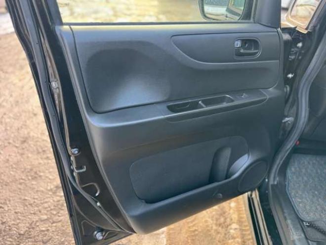 N-BOXカスタムG 4WD　スマートキー　ナビ　TV　リアモニター 660