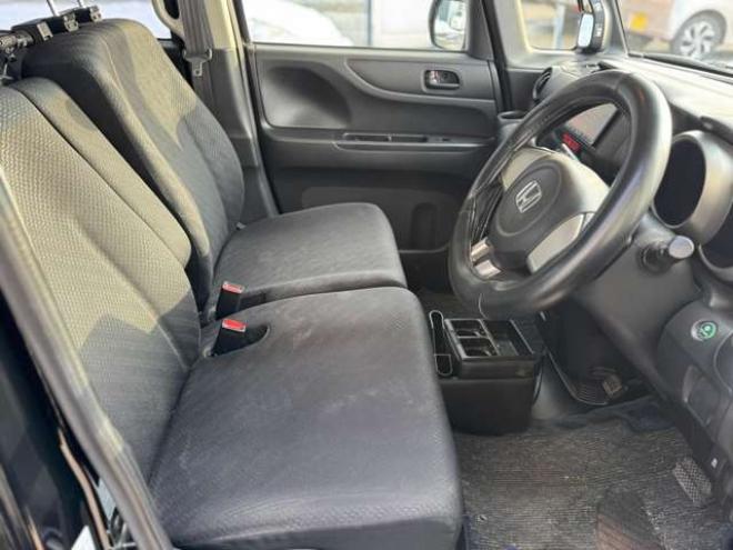 N-BOXカスタムG 4WD　スマートキー　ナビ　TV　リアモニター 660