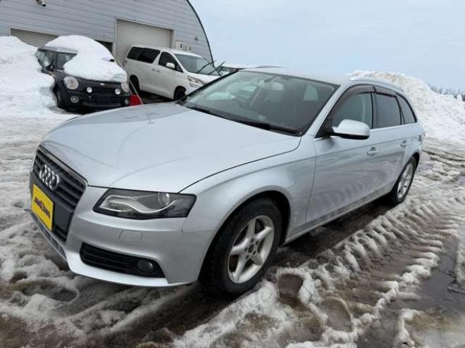 アウディA4アバント 2.0 TFSI クワトロ 4WD　純正ナビ・TV　バックカメラ　ETC　Dレコーダー　夏冬タイヤ付き 正規輸入車 2000