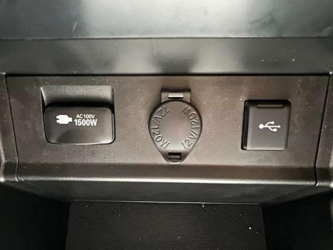 アルファードハイブリッド 2.5 SR Cパッケージ E-Four 4WD　3眼LED・純正ナビ・リアモニター・パワーバックドア・夏冬タイヤ付・1500W給電・ベンチレーターシート・パワーシート・アダプティブクルーズコントロール・ステアリングヒーター・検令和9年6月・本州仕入車両 2500