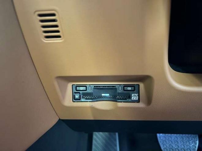 ヴェルファイアハイブリッド 2.5 Zプレミア E-Four 4WD　屋内保管・ワンオーナー・ブラウンレザー 登録済未使用車 2500