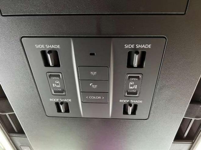 ヴェルファイアハイブリッド 2.5 Zプレミア E-Four 4WD　屋内保管・ワンオーナー・ブラウンレザー 登録済未使用車 2500