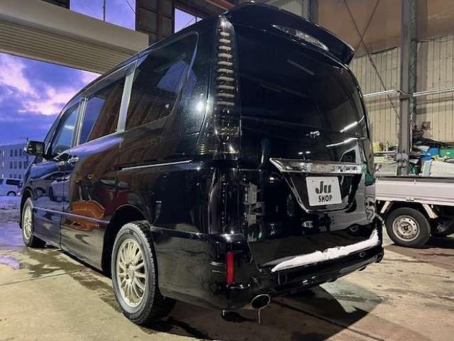 セレナ2.0 ライダー ブラックライン 4WD　新規車検整備付・Bluetooth対応社外ナビ・バックモニター・両側パワースライドドア・純正エンジンスターター・スマートキー・LEDテール 2000