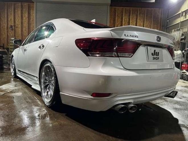 レクサスLSハイブリッド 600h バージョンC Iパッケージ 4WD　WALD&モデリスタエアロ・左右出しマフラー・20インチAW・エアサスコントローラー・ブラックレザー・パワートランク・純正HDDナビ・バックモニター・純正エンジンスターター・カードキー 5000