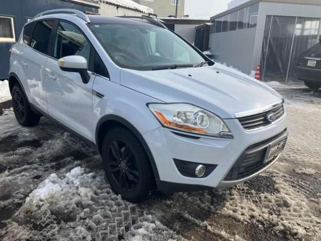 フォードクーガ タイタニアム 4WD　 2500