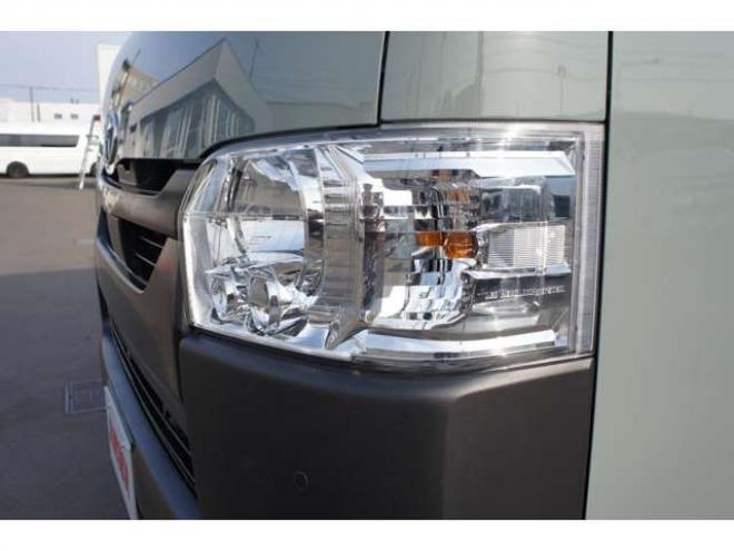 ハイエースバン2.8 スーパーGL ロング ディーゼルターボ 4WD　アースカラーPKG　登録済未使用車　アーバンカーキ　　両側パワースライドドア　デジタルインナーミラー　全方位カメラ　バックカメラ　寒冷地仕様　LEDヘッドライト　415コブラフラットベッドキット 登録済未使用車 2800