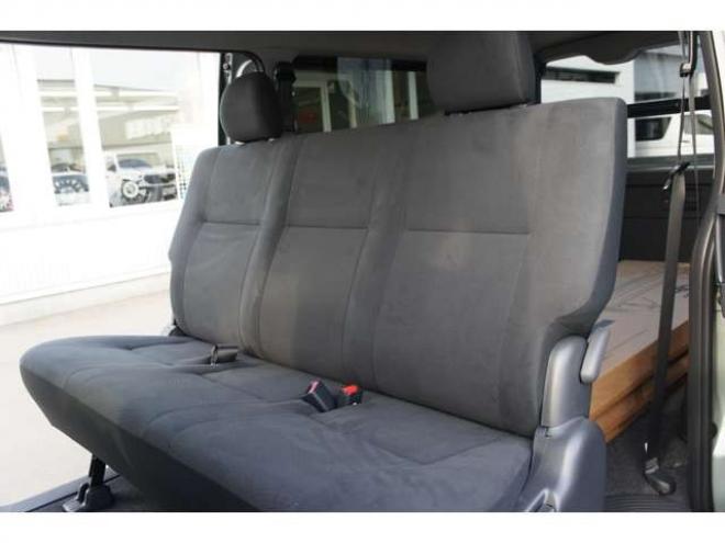 ハイエースバン2.8 スーパーGL ロング ディーゼルターボ 4WD　アースカラーPKG　登録済未使用車　アーバンカーキ　　両側パワースライドドア　デジタルインナーミラー　全方位カメラ　バックカメラ　寒冷地仕様　LEDヘッドライト　415コブラフラットベッドキット 登録済未使用車 2800