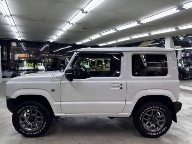 ジムニーXC 4WD　スマートキー・スズキセーフティ・シートヒーター・Pioneer7インチフルセグナビ・carrozzeriaサブウーハー・スズキ純正アルミホイール・TOYOオープンカントリーR/T-185/85R16 660
