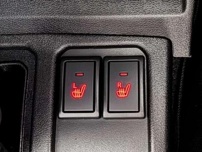 ジムニーXC 4WD　スマートキー・スズキセーフティ・シートヒーター・Pioneer7インチフルセグナビ・carrozzeriaサブウーハー・スズキ純正アルミホイール・TOYOオープンカントリーR/T-185/85R16 660