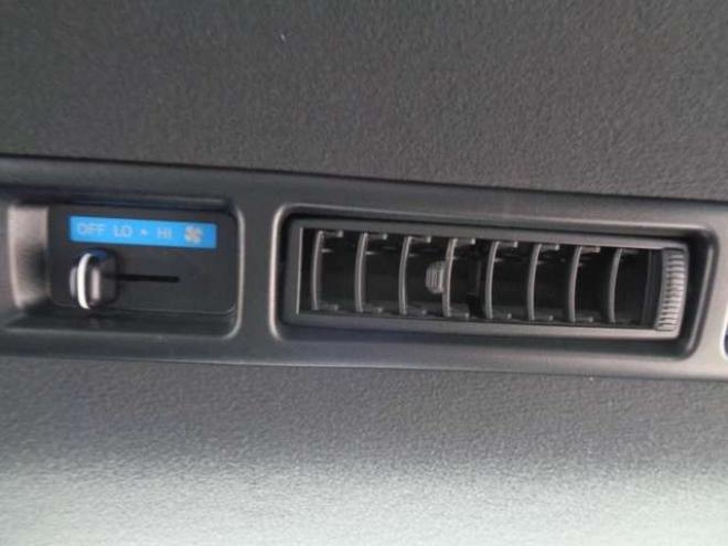 レジアスエース2.8 スーパーGL ダークプライムII ロングボディ ディーゼルターボ 4WD　415COBRA　S-6ボンネット&クリーンルック3Fリップ&ステージ2ルーフスポイラー&バッドラッカーSD-6　17インチAW　ヨコハマPARADA215/60R17　両側パワースライドドア　ETC　社外コンソールBOX　ベットキット 2800