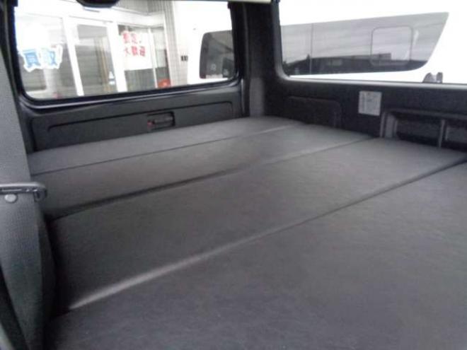 レジアスエース2.8 スーパーGL ダークプライムII ロングボディ ディーゼルターボ 4WD　415COBRA　S-6ボンネット&クリーンルック3Fリップ&ステージ2ルーフスポイラー&バッドラッカーSD-6　17インチAW　ヨコハマPARADA215/60R17　両側パワースライドドア　ETC　社外コンソールBOX　ベットキット 2800