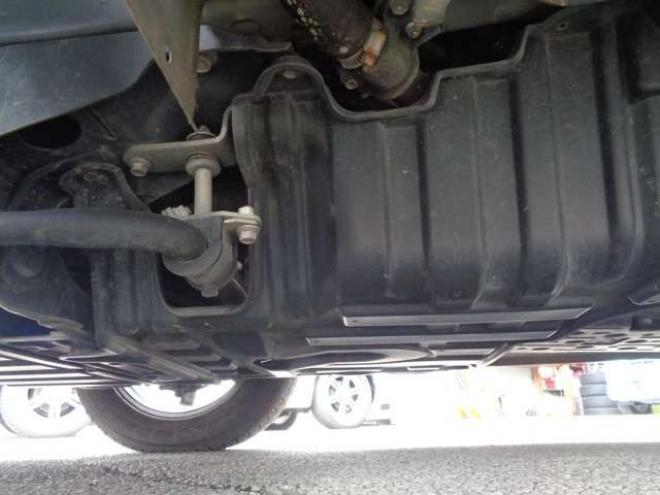 レジアスエース2.8 スーパーGL ダークプライムII ロングボディ ディーゼルターボ 4WD　415COBRA　S-6ボンネット&クリーンルック3Fリップ&ステージ2ルーフスポイラー&バッドラッカーSD-6　17インチAW　ヨコハマPARADA215/60R17　両側パワースライドドア　ETC　社外コンソールBOX　ベットキット 2800