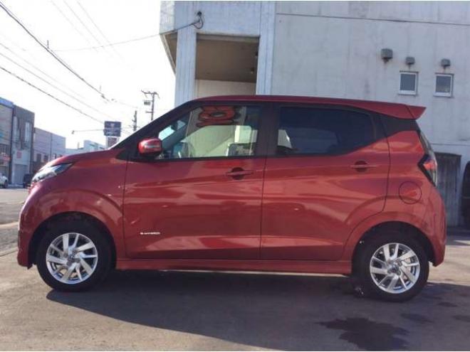 デイズハイウェイスターX 4WD　プッシュスタート　スマートキー　日産純正ナビ　フルセグTV　CD　Bluetooth　全方向カメラ　バックカメラ　本革巻きステアリング　ステアリングスイッチ　クルーズコントロール　シートヒーター　ETC 660