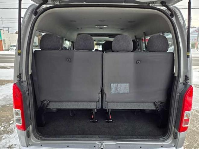 ハイエース2.7 GL ロング ミドルルーフ 4WD　寒冷地仕様　10人乗り　リアヒーター&クーラー　プッシュスタート　スマートキー　横滑り防止　オートライト　バックカメラ　純正ナビ　ワンセグTV　Bluetooth　CD/DVD　FM/AM　電動格納ミラー　ETC 2700