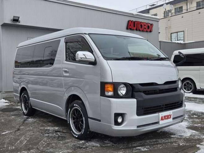 ハイエース2.7 GL ロング ミドルルーフ 4WD　寒冷地仕様　10人乗り　リアヒーター&クーラー　プッシュスタート　スマートキー　横滑り防止　オートライト　バックカメラ　純正ナビ　ワンセグTV　Bluetooth　CD/DVD　FM/AM　電動格納ミラー　ETC 2700