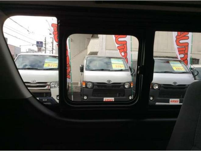 ハイエースバン2.8 スーパーGL ロング ディーゼルターボ 4WD　リアヒーター&クーラー　プッシュスタート　スマキー　ステアリングスイッチ　オートハイビーム　パノラミックビューモニター　純正ナビ　フルセグTV　ドラレコ　ETC　インナーミラー　横滑り防止　フロントフォグ 2800