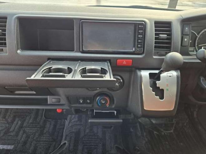 ハイエースバン2.8 DX ワイド スーパーロング ハイルーフ GLパッケージ ディーゼルターボ 4WD　COBRA丸目ヘッドライトKIT　SAFARIフロントスポイラー　リアヒーター&クーラー　キーレス　純正ナビ　ワンセグTV　Bカメラ　オートマチックハイビーム　横滑り防止　車線逸脱　衝突被害軽減　ETC　電動格納ミラー 2800