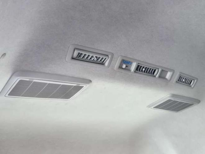 ハイエースバン2.8 DX ワイド スーパーロング ハイルーフ GLパッケージ ディーゼルターボ 4WD　COBRA丸目ヘッドライトKIT　SAFARIフロントスポイラー　リアヒーター&クーラー　キーレス　純正ナビ　ワンセグTV　Bカメラ　オートマチックハイビーム　横滑り防止　車線逸脱　衝突被害軽減　ETC　電動格納ミラー 2800