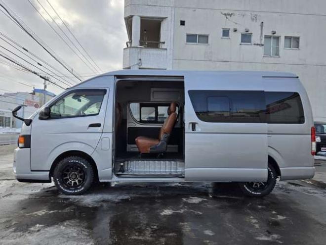 ハイエースバン2.8 DX ワイド スーパーロング ハイルーフ GLパッケージ ディーゼルターボ 4WD　COBRA丸目ヘッドライトKIT　SAFARIフロントスポイラー　リアヒーター&クーラー　キーレス　純正ナビ　ワンセグTV　Bカメラ　オートマチックハイビーム　横滑り防止　車線逸脱　衝突被害軽減　ETC　電動格納ミラー 2800