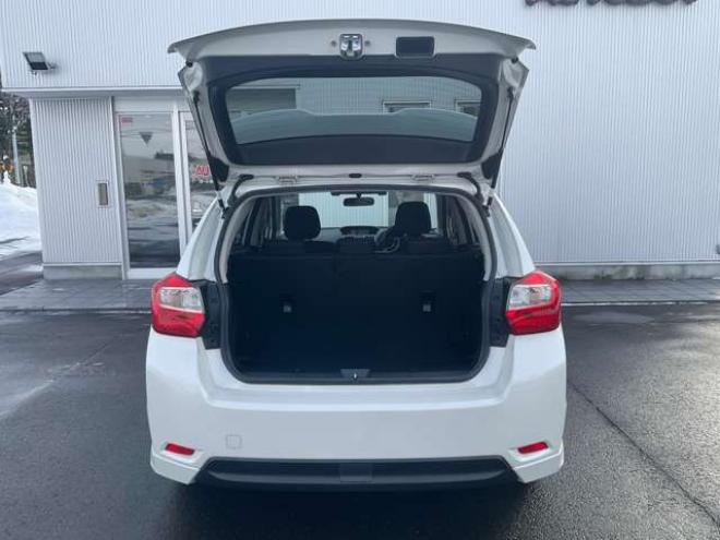 インプレッサスポーツ 2.0 i アイサイト 4WD　後期型　プッシュスタート　スマートキー　KENWOOD製ナビTV　Bluetooth バックカメラ　レーダークルーズコントロール　ETC　HIDヘッドライト　リアスポイラー　エアロ(サイド・リア) 2000