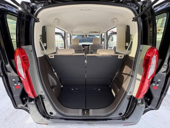 N-BOXN-BOX 4WD L寒冷地仕様　管理車両　ワンオーナー　右パワースライドドアOP LED ＶＳＣ　ブレーキアシスト　８インチナビブルートゥース　純正エンジンスタート　シートヒーター　バイザー　ドラレコ付 4WD 660 5Dr