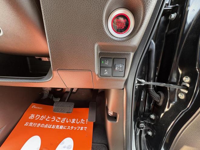 N-BOXN-BOX 4WD L寒冷地仕様　管理車両　ワンオーナー　右パワースライドドアOP LED ＶＳＣ　ブレーキアシスト　８インチナビブルートゥース　純正エンジンスタート　シートヒーター　バイザー　ドラレコ付 4WD 660 5Dr