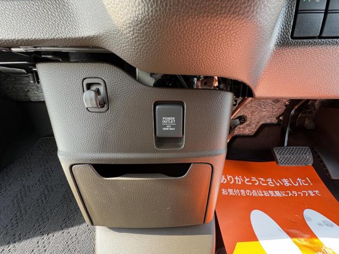 N-BOXN-BOX 4WD L寒冷地仕様　管理車両　ワンオーナー　右パワースライドドアOP LED ＶＳＣ　ブレーキアシスト　８インチナビブルートゥース　純正エンジンスタート　シートヒーター　バイザー　ドラレコ付 4WD 660 5Dr