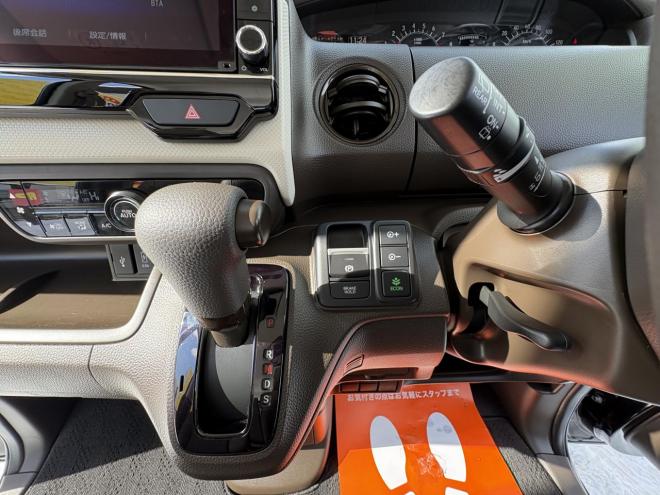 N-BOXN-BOX 4WD L寒冷地仕様　管理車両　ワンオーナー　右パワースライドドアOP LED ＶＳＣ　ブレーキアシスト　８インチナビブルートゥース　純正エンジンスタート　シートヒーター　バイザー　ドラレコ付 4WD 660 5Dr