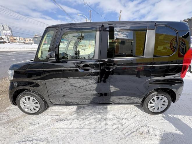 N-BOXN-BOX 4WD L寒冷地仕様　管理車両　ワンオーナー　右パワースライドドアOP LED ＶＳＣ　ブレーキアシスト　８インチナビブルートゥース　純正エンジンスタート　シートヒーター　バイザー　ドラレコ付 4WD 660 5Dr