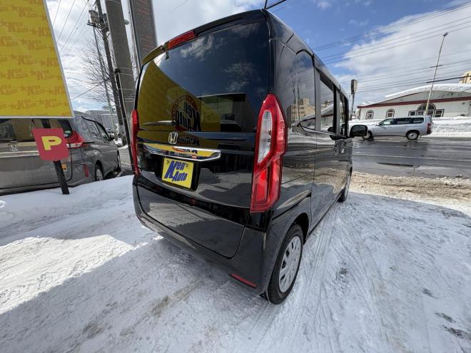 N-BOXN-BOX 4WD L寒冷地仕様　管理車両　ワンオーナー　右パワースライドドアOP LED ＶＳＣ　ブレーキアシスト　８インチナビブルートゥース　純正エンジンスタート　シートヒーター　バイザー　ドラレコ付 4WD 660 5Dr