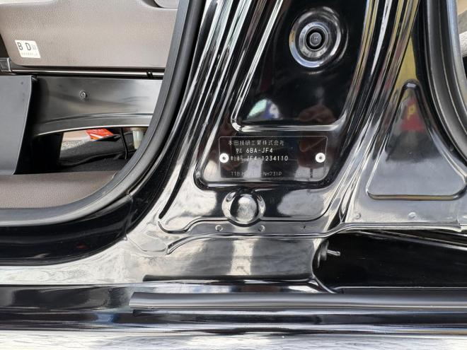 N-BOXN-BOX 4WD L寒冷地仕様　管理車両　ワンオーナー　右パワースライドドアOP LED ＶＳＣ　ブレーキアシスト　８インチナビブルートゥース　純正エンジンスタート　シートヒーター　バイザー　ドラレコ付 4WD 660 5Dr